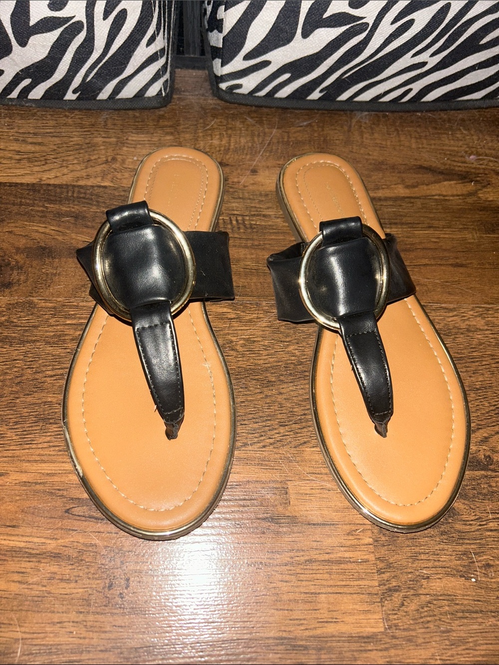 Liz Claiborne Black Thong Sandals with Gold Ring Accent